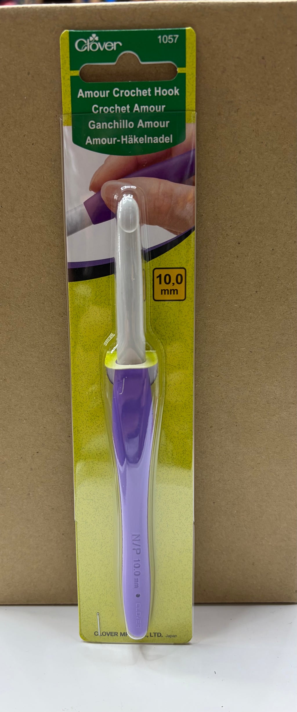 Clover Amour Crochet Hook - Varying Sizes