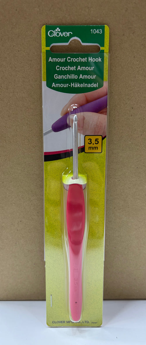 Clover Amour Crochet Hook - Varying Sizes