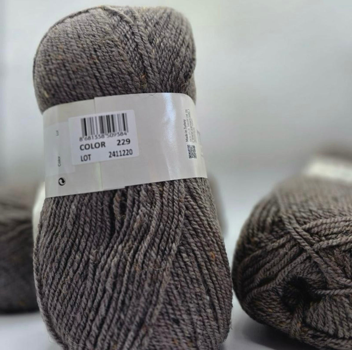 YarnArt Tweed 5 x 100g DK crochet / knitting yarn - 12 stunning shades to choose from. Prefect for any prefect