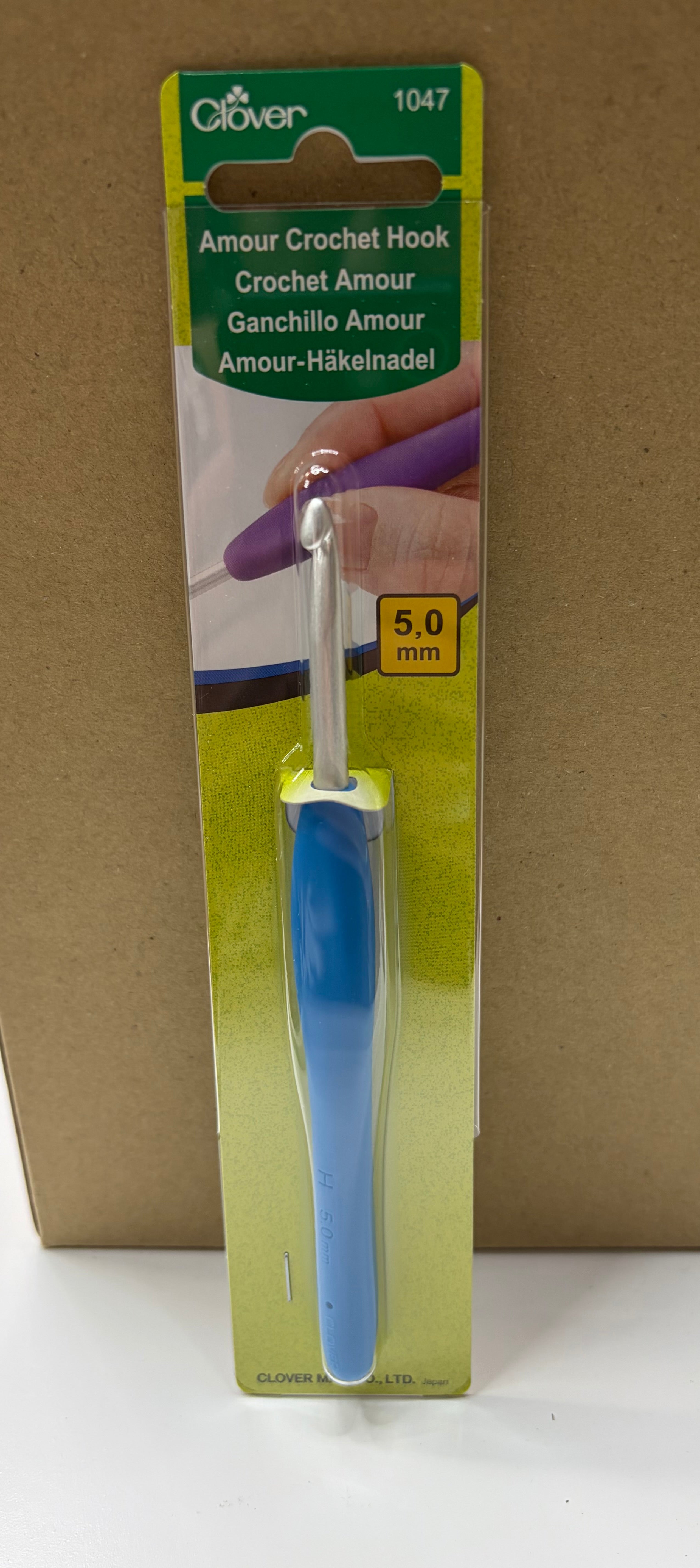 Clover Amour Crochet Hook - Varying Sizes