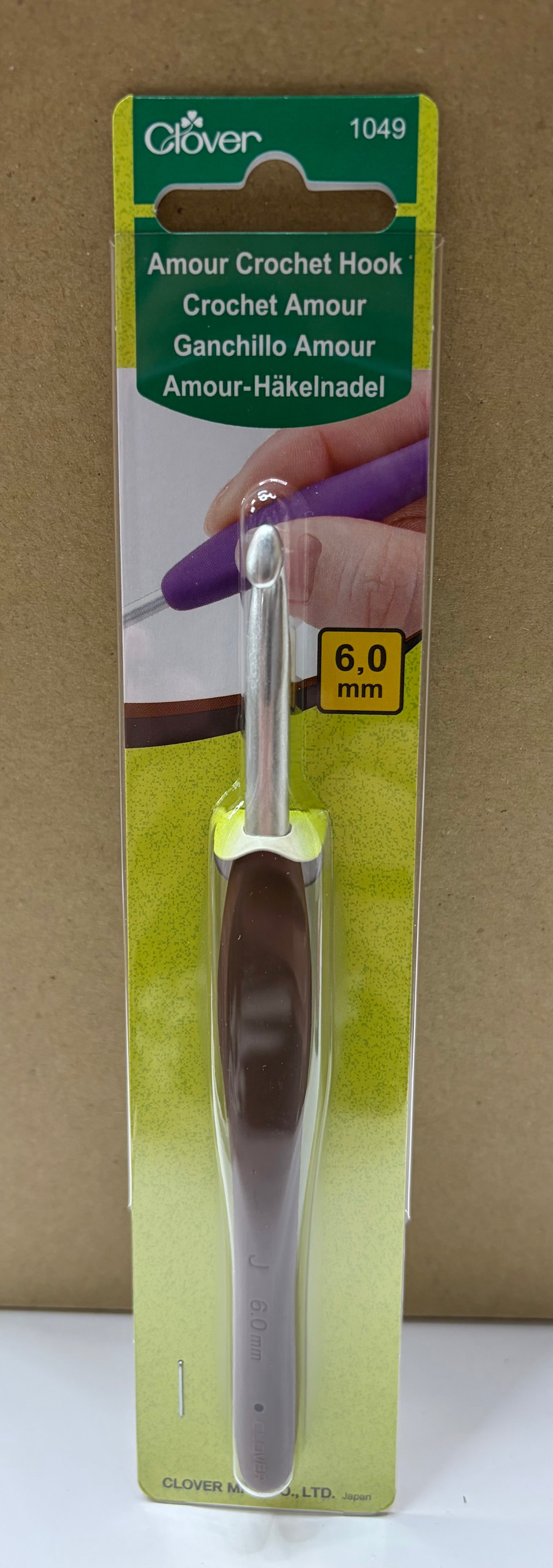 Clover Amour Crochet Hook - Varying Sizes