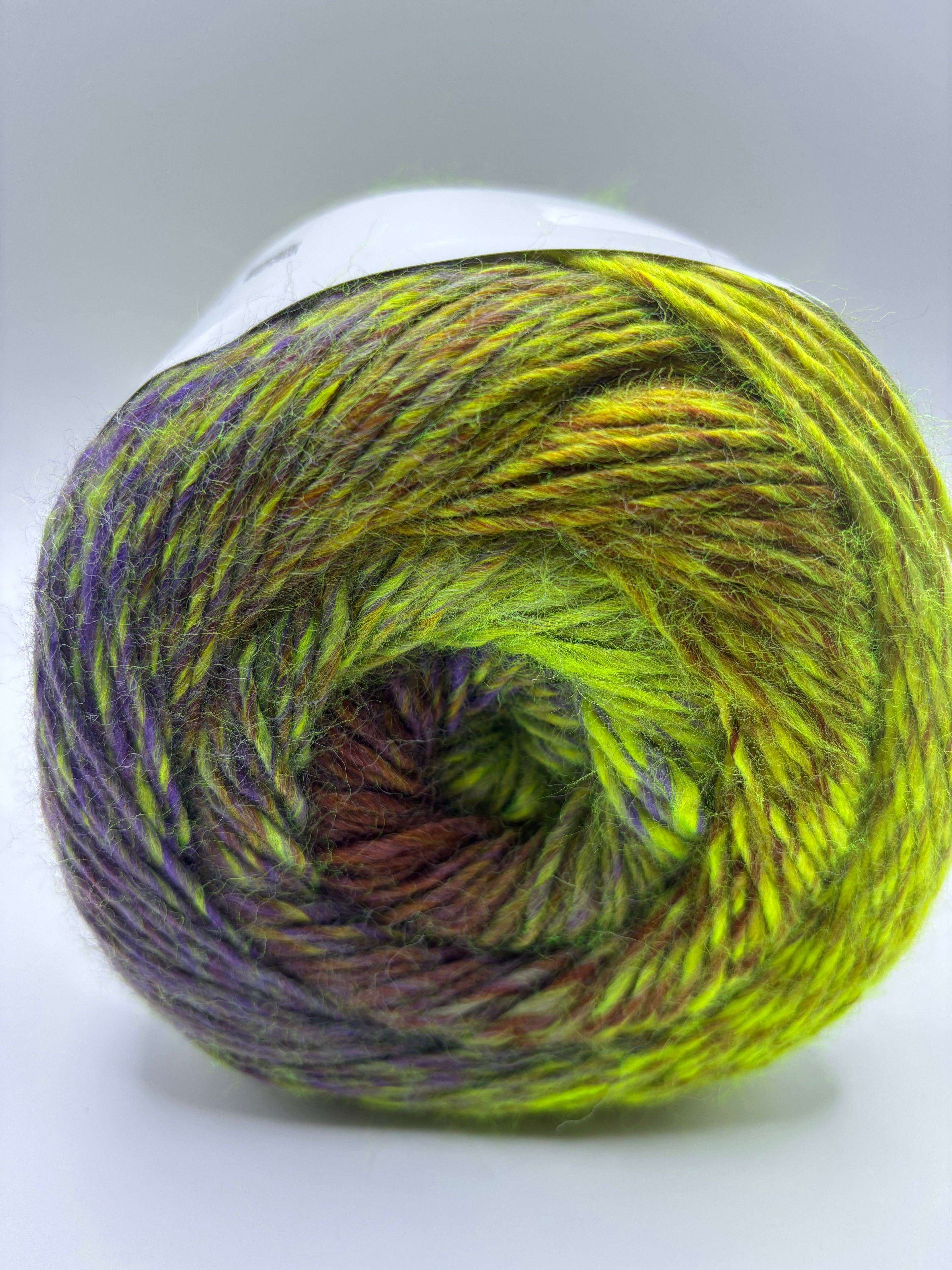 YarnArt Mirage 1 x 150g (500m) per ball 80% Acrylic 20% Wool Available in 16 Colourways