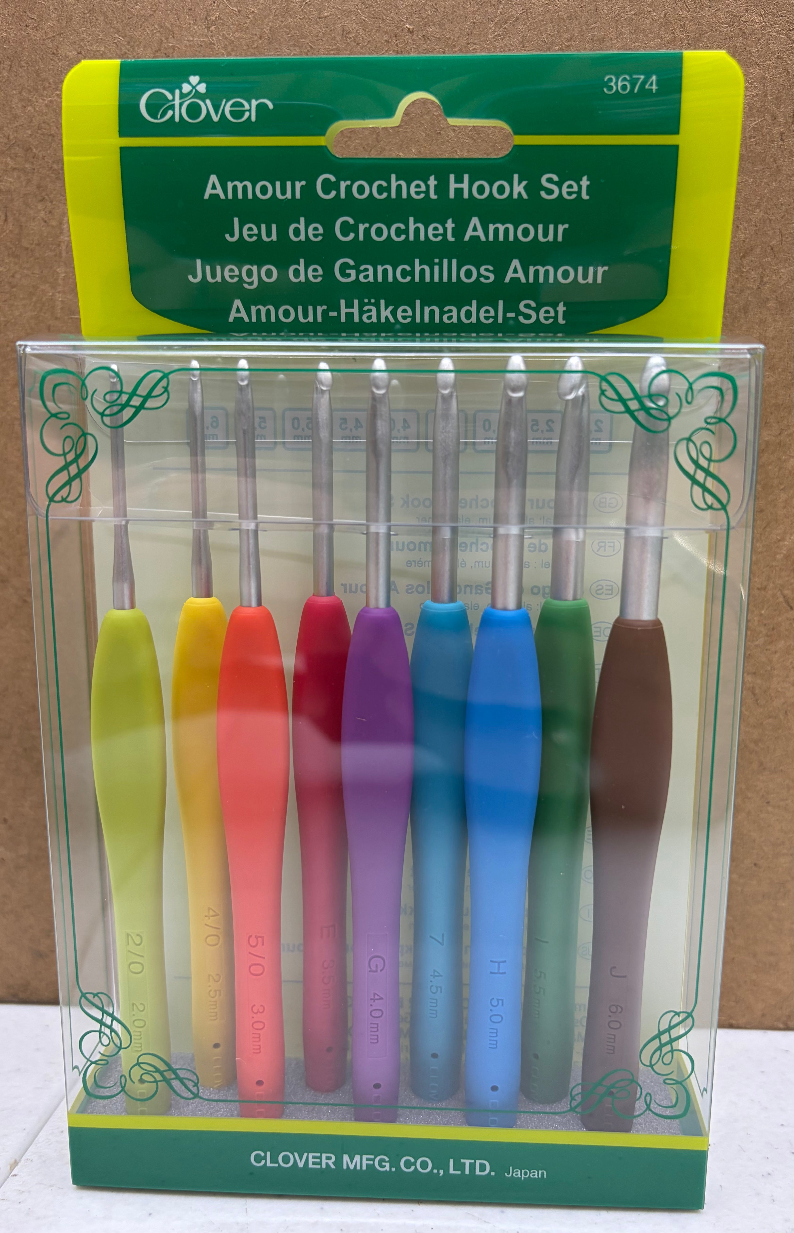 Clover Amour Crochet Hook - Varying Sizes