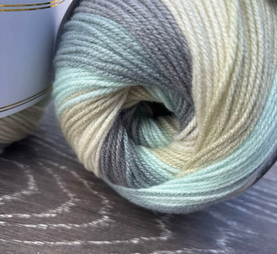 Northern Lights Knitco Cake DK 1 x 150g varigated 100% Acrylic Yarn for Knitting & Crochet Projects - 410m per skein