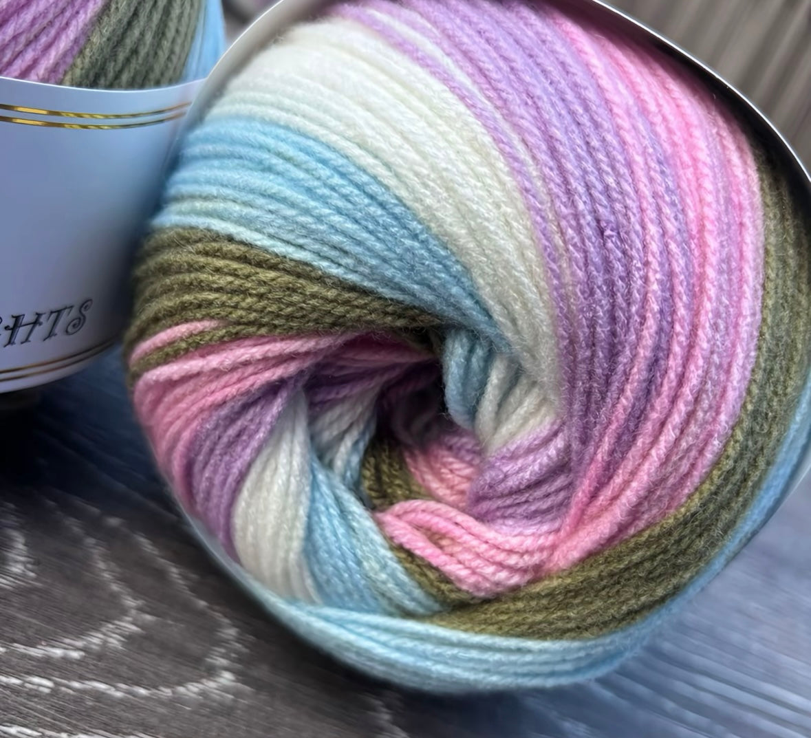Northern Lights Knitco Cake DK 1 x 150g varigated 100% Acrylic Yarn for Knitting & Crochet Projects - 410m per skein