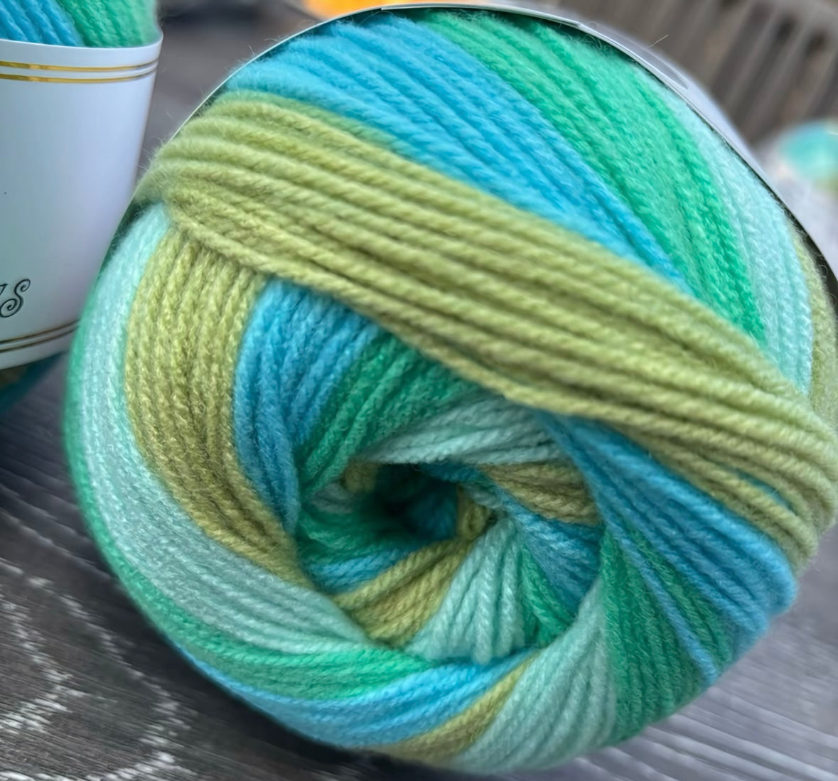 Northern Lights Knitco Cake DK 1 x 150g varigated 100% Acrylic Yarn for Knitting & Crochet Projects - 410m per skein