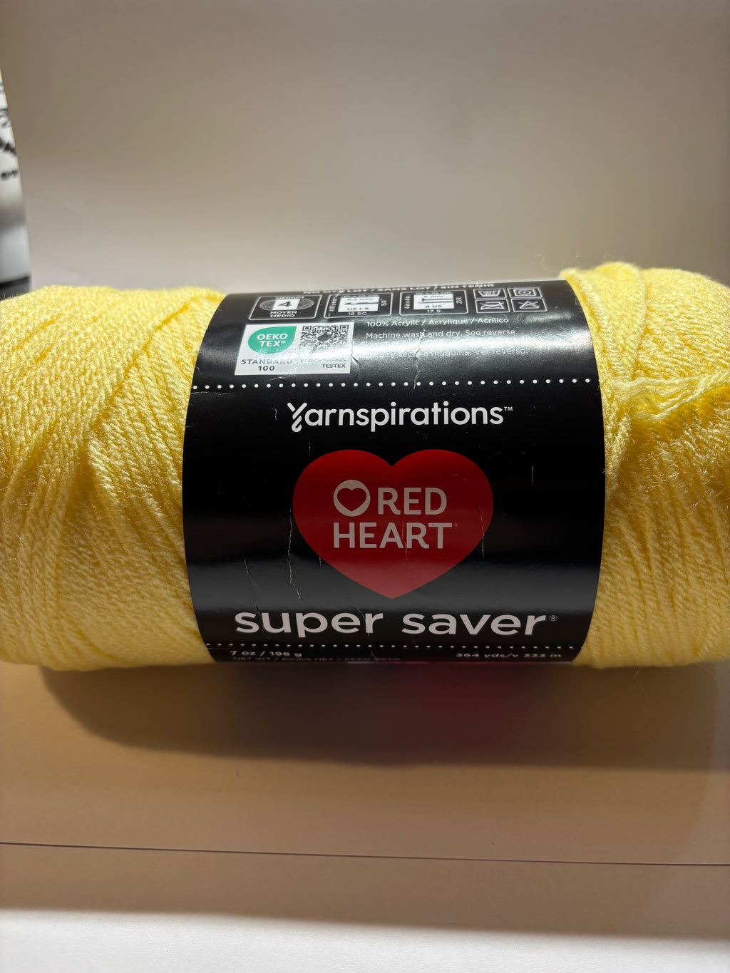 Red Heart Super Saver Yarn Solid Colours 198g (7oz) 333m (364yd)
