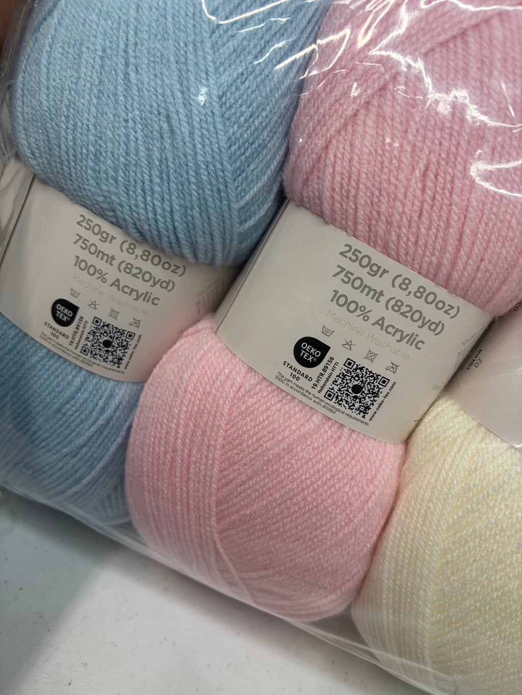 Knitco Baby Super Soft DK 4 x 250g -750m 100% acrylic Knitting crochet yarn